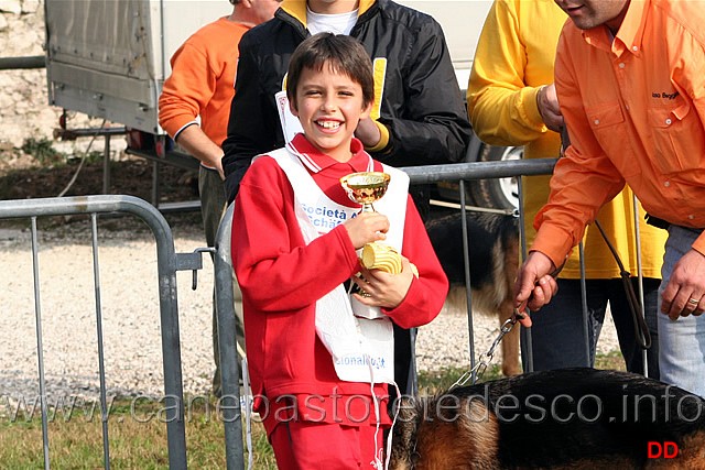 137.jpg - Foto d'Ambiente. Giovani appassionati crescono